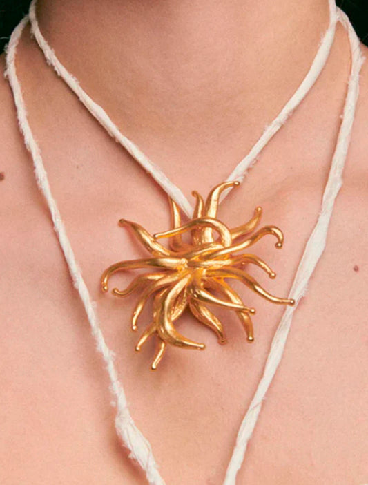 COLLAR ANEMONA SEDA
