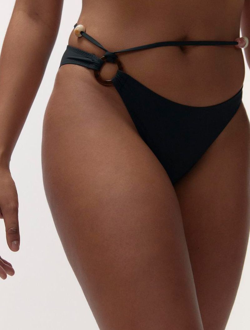 CORAL DETALLE
