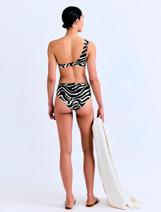 BIKINI PEBBLES