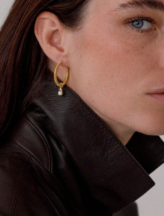 PENDIENTES LOLA M